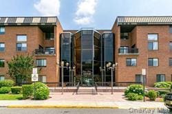 1 Ipswich Ave Unit 223, Great Neck, NY 11021