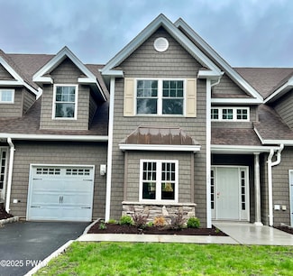 108 Braeburn Path, Matamoras, PA 18336