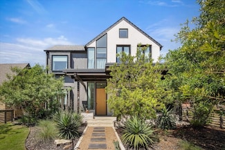 2208 Thomas Place, Fort Worth, TX 76107