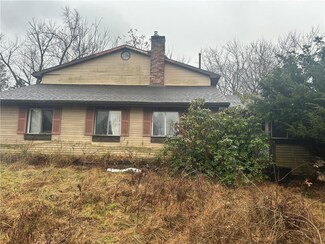 3906 Hardt Dr, Gibsonia, PA 15044