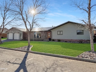 102 9th Ave SE, Crosby, ND 58730