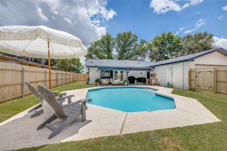 726 W Crossland Blvd, Grand Prairie, TX 75052