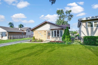 13533 Short Dr, Crestwood, IL 60445