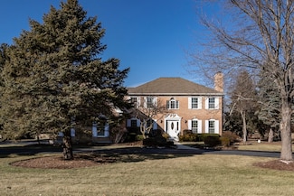 10N872 Williamsburg Dr, Elgin, IL 60124