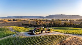 6513 Lakeville Hwy, Petaluma, CA 94954