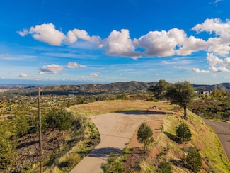 15678 Shasta Estates Dr, Redding, CA 96001