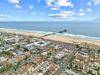 513 Pecan Ave, Huntington Beach, CA 92648