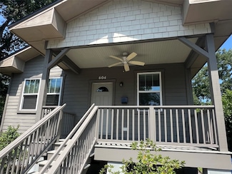 604 S 7th St, Fernandina Beach, FL 32034