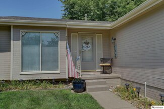 13310 Edna St, Omaha, NE 68138