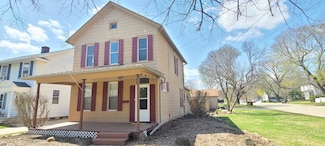 310 N 5th St, Oregon, IL 61061