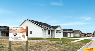 2711 Samuel Dr, Fremont, NE 68025