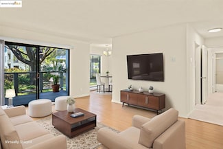 2 Commodore Dr Unit D171, Emeryville, CA 94608