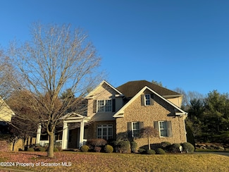 23 Oneill Dr Unit L 44, Moosic, PA 18507