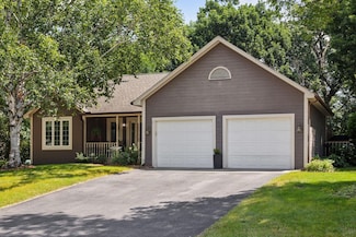 17180 Jordan Ct, Lakeville, MN 55044