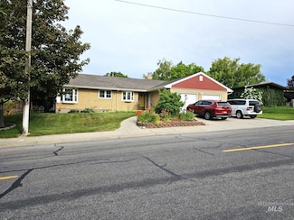 132 Valleyview Dr, Pocatello, ID 83204