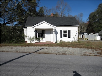 102 Sunset Dr, Pickens, SC 29671