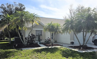 612 49th St E, Bradenton, FL 34208