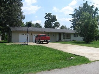 766 2nd Ave S, Loretto, TN 38469