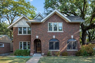 338 Woodland Dr, Council Bluffs, IA 51503