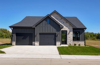 2633 SE Zoel Ln, Waukee, IA 50263