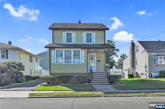 54 Rochelle Pkwy, Saddle Brook, NJ 07663