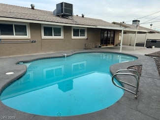 31 Diamond Cir, Las Vegas, NV 89106