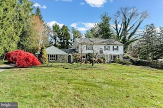1611 Lark Ln, Villanova, PA 19085