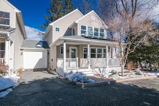 14 Bixby Ct, Northampton, MA 01060