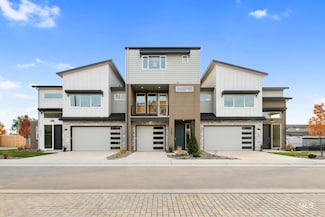 5273 N River Water Ln, Garden City, ID 83714