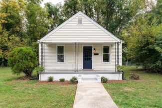 1305 10th St, Waynesboro, VA 22980