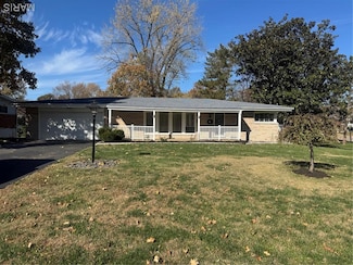 10005 Pebble Beach Dr, Saint Louis, MO 63114