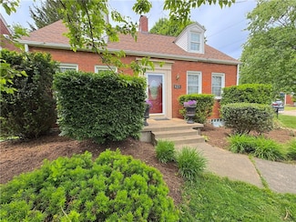 823 Irwin Dr, Pittsburgh, PA 15236