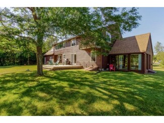 9 Carriage Way, Durham, NH 03824