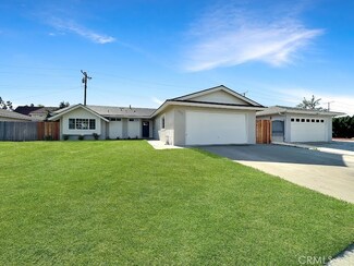 1502 W Hemlock Way, Santa Ana, CA 92704
