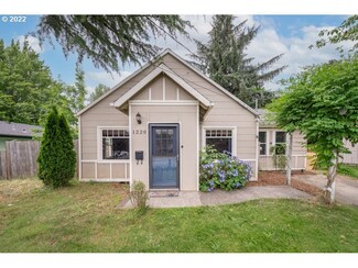 1220 SE 4th St, Gresham, OR 97080