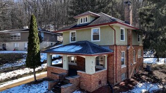 499 E 2nd St, Richland Center, WI 53581