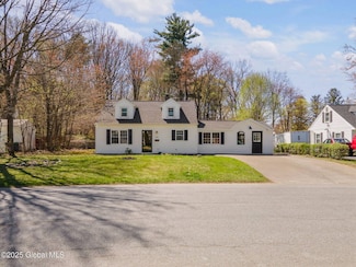 1047 Outer Dr, Schenectady, NY 12303
