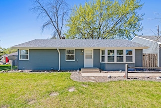3831 Mcknight Rd N, Saint Paul, MN 55110