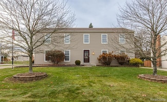 1145 E Fairview Ln, Rochester Hills, MI 48306