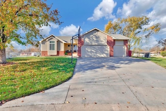 810 Park Glen Ct, Clearwater, KS 67026