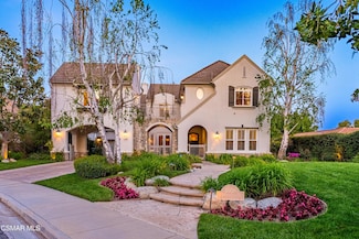 1008 N Country Club Dr, Simi Valley, CA 93065