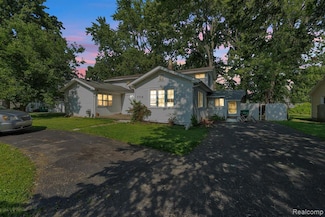 5706 Cardwell St, Garden City, MI 48135