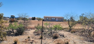 22450 W Feather Ln, Congress, AZ 85332
