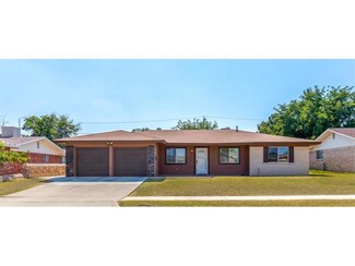 2709 Fierro Dr, El Paso, TX 79935