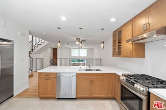 5238 Newcastle Ave Unit 3, Encino, CA 91316