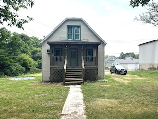 453 E Walnut St, Oglesby, IL 61348