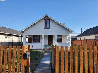 213 Ash St, Grandview, WA 98930