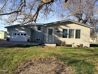 521 Berthold St, Berthold, ND 58718