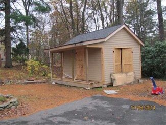 32 Pond St, Salem, NH 03079