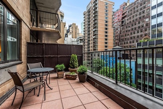 212 E 47th St Unit 6G, New York, NY 10017